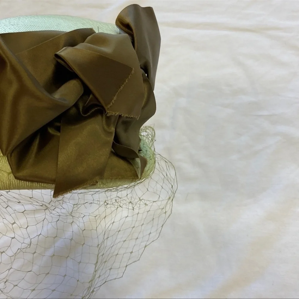 Vintage Hat Shimmer Sage Green/Olive Green Satin Bow Veiled‎ - Picture 10 of 11